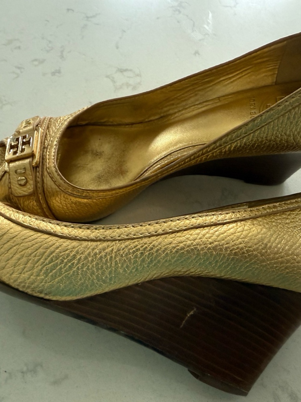 TORY BURCH Women's Metallic Gold Wedge Pumps size 9,5